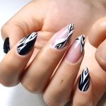 خدمات و آموزش تخصصی کاشت ناخن نسترن